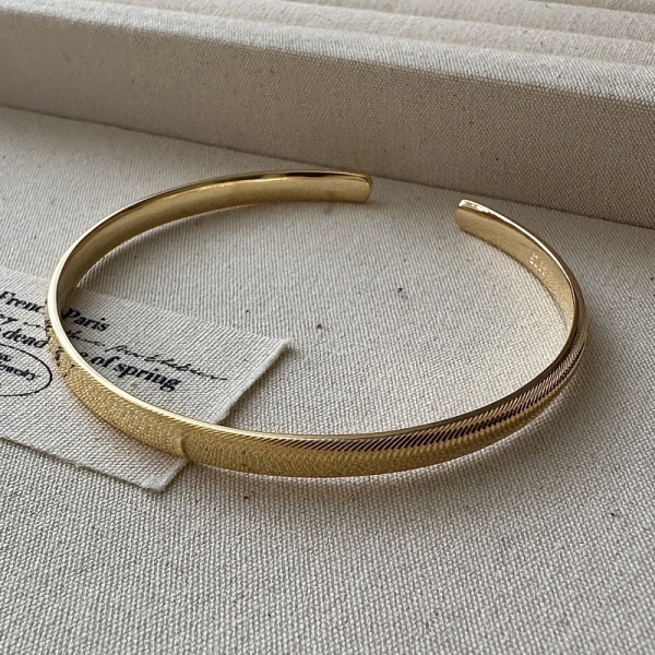 Wholesale 925 Sterling Silver Cat-eye Bangle In Gold - Image 2
