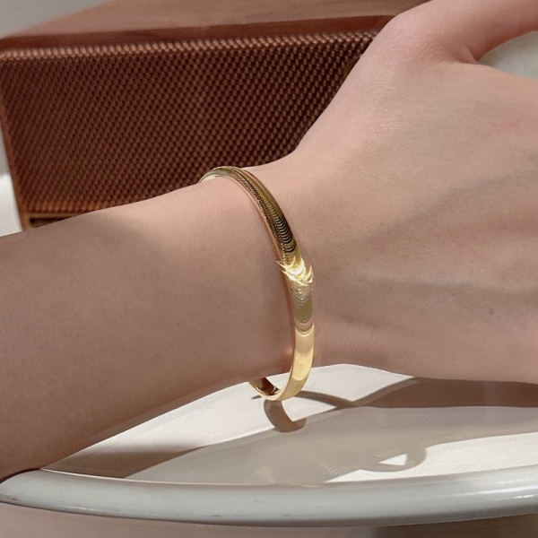 Wholesale 925 Sterling Silver Cat-eye Bangle In Gold - Image 4