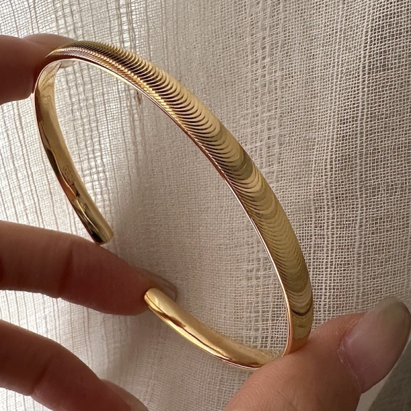 Wholesale 925 Sterling Silver Cat-eye Bangle In Gold - Image 3