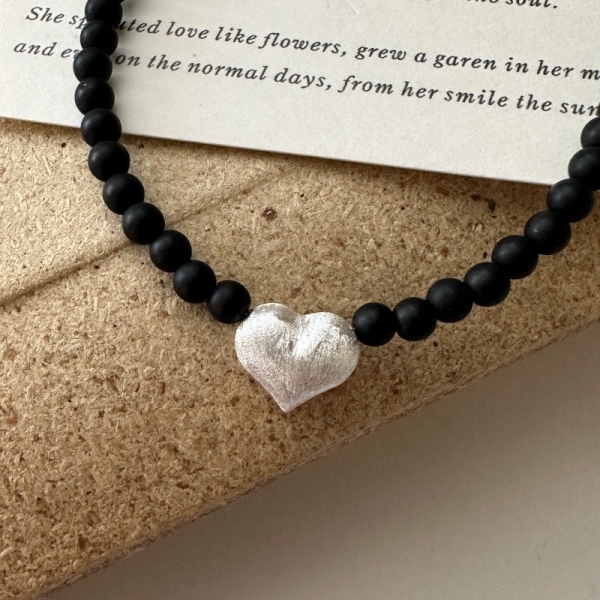 Wholesale 925 Sterling Silver Matte Brushed Heart-shaped Stone Necklace - Image 5