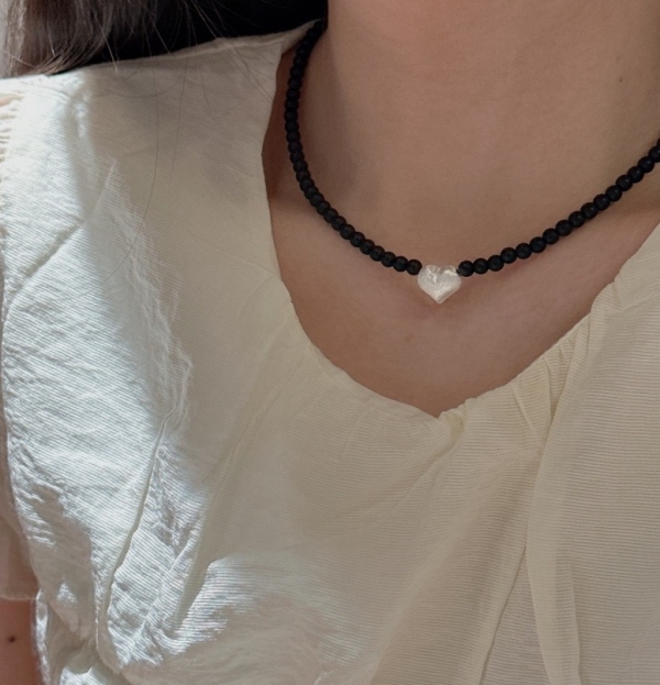 Wholesale 925 Sterling Silver Matte Brushed Heart-shaped Stone Necklace - Image 9