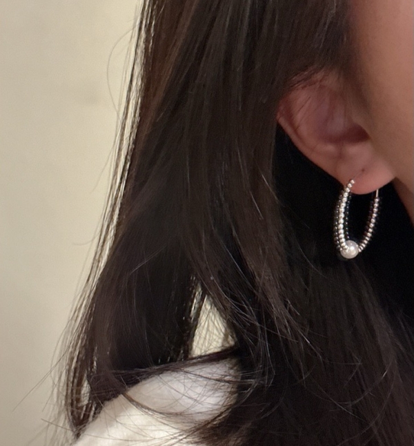 Wholesale 925 Sterling Silver Swarovski Pearl Light Hoop Earrings - Image 4