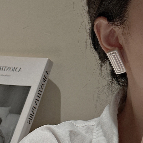 Wholesale 925 Sterling Silver Rectangular Hollow Matte Earrings - Image 5