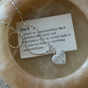 Wholesale 925 Sterling Silver Vintage Heart-shaped Necklace