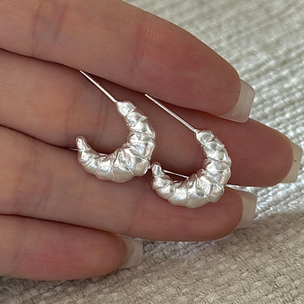 Wholesale 925 Sterling Silver Burnt Matte Croissant Earrings - Image 3