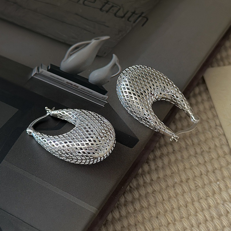 Wholesale 925 Sterling Silver Hollow U-shaped Earrings - Image 3