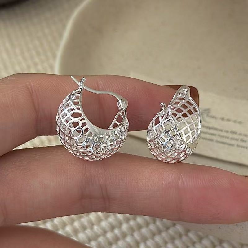 Wholesale 925 Sterling Silver Hollow Light Hoop Earrings - Image 3