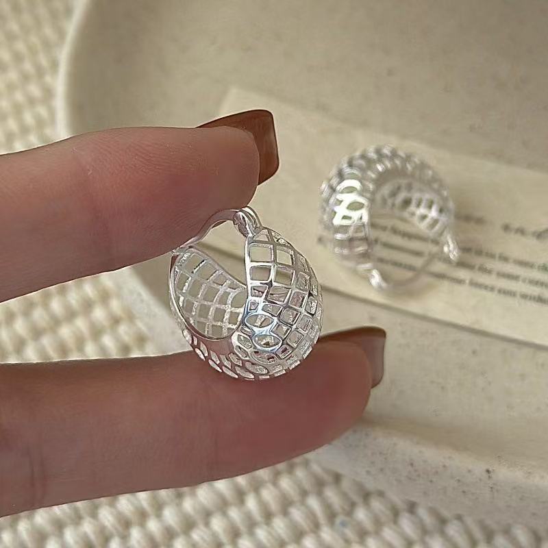 Wholesale 925 Sterling Silver Hollow Light Hoop Earrings - Image 2