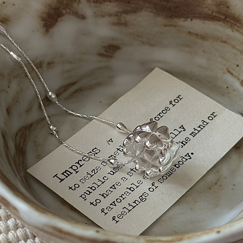 Wholesale 925 Sterling Silver Four-leaf Clover Circular Necklace - Image 3