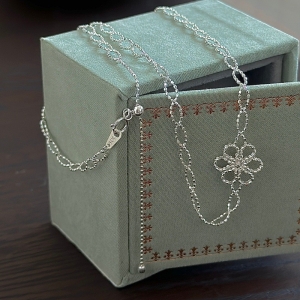 Wholesale 925 Sterling Silver Lace Flower Necklace