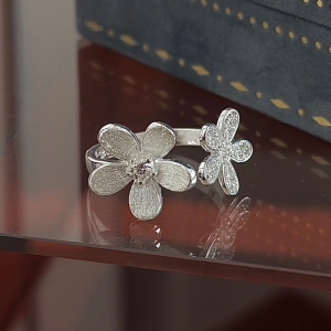 Wholesale 925 Sterling Silver Brushed Zirconia Flower Ring