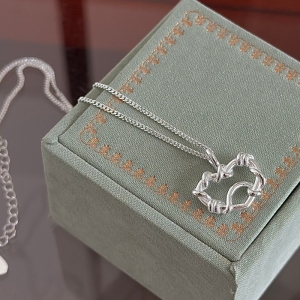 Wholesale 925 Sterling Silver Braided Heart Necklace