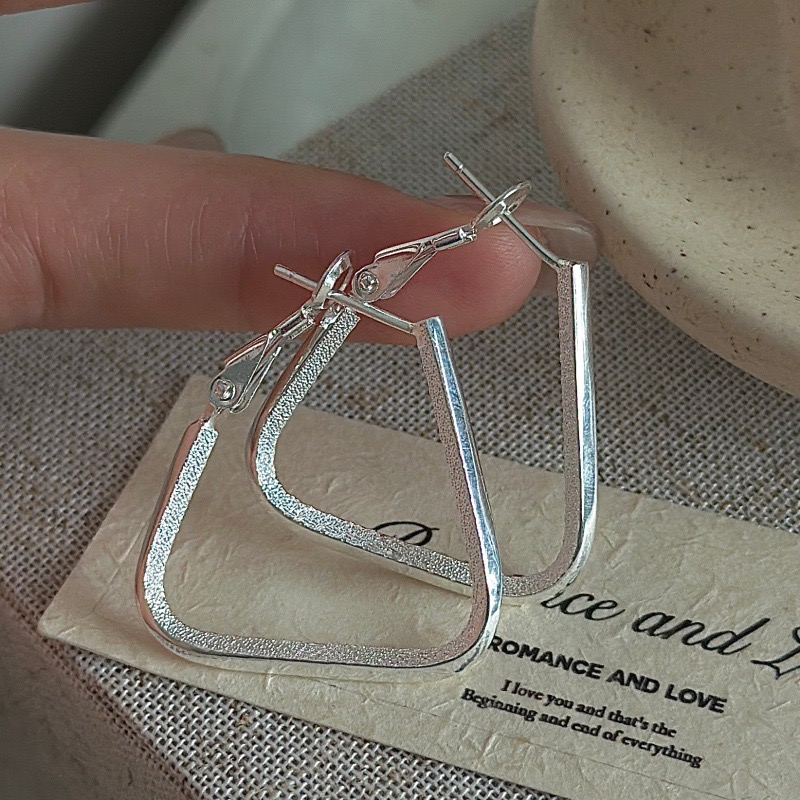 Wholesale 925 Sterling Silver Minimalist Brushed Triangular Earrings - Image 2