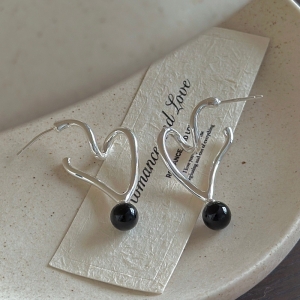 Wholesale 925 Sterling Silver Black Agate Heart-shaped Earrings
