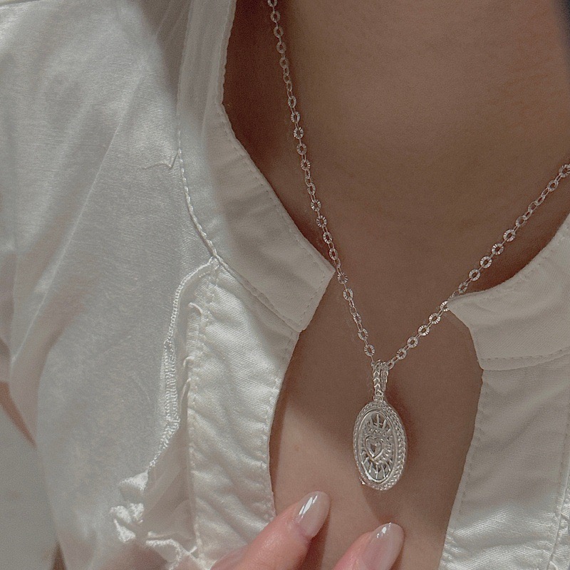 Wholesale 925 Sterling Silver Victorian Style Braided Edge Heart Radiant Coin Pendant - Image 5