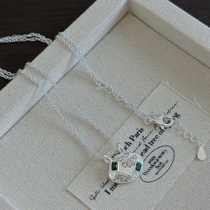 Wholesale 925 Sterling Silver Vintage Embossed Green & Clear Zircon Charm Necklace