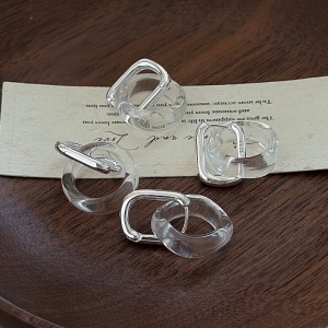 Wholesale 925 Sterling Silver Minimalist Interlocking Natural Clear Quartz Hoop Earrings