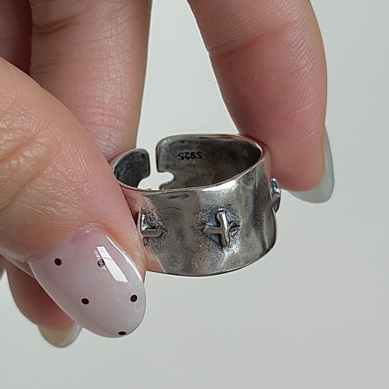 Wholesale 925 Sterling Silver Oxidized Wide Open Hammered Cross Textured Adjustable Ring - Image 2